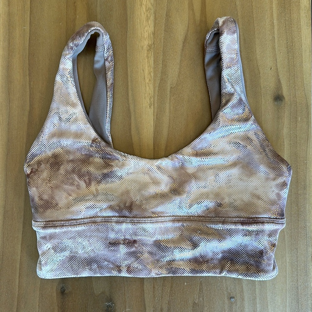 Lululemon reversible sports bra size 2. No pads— great condition!!